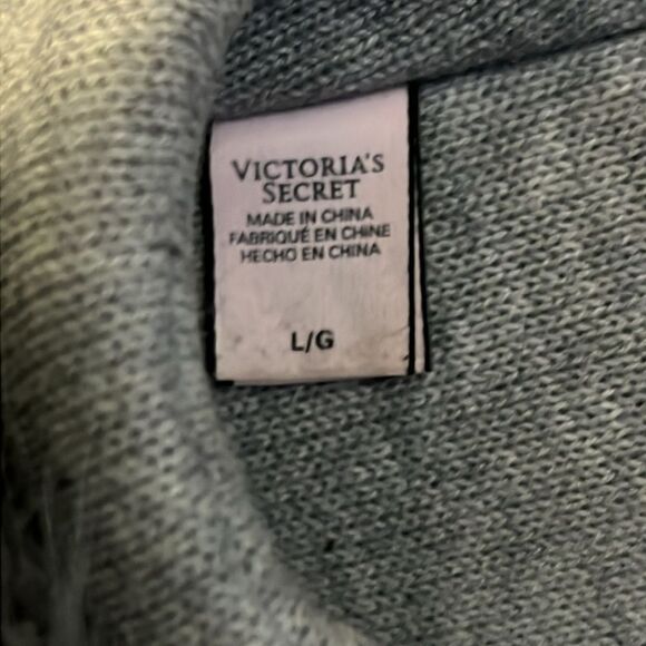 Victoria’s Secret grey ball house slippers Large - Picture 3 of 7